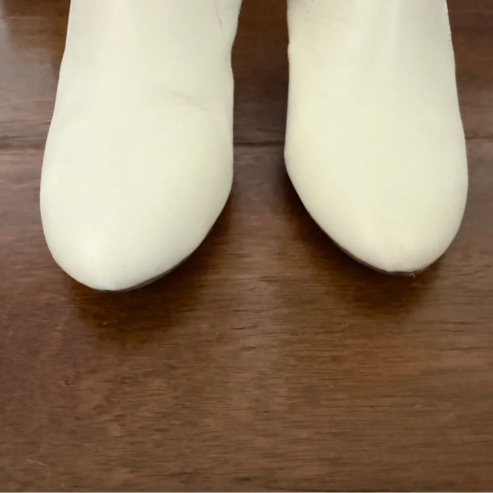 Bandolino Cream Knee-High Buckle Strap Boots